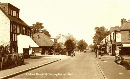 Centre approx 1928